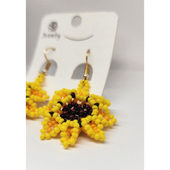 Sunflower Earrings, Floral design, Seed bead earrings, Handmade - Picture 6 of 8